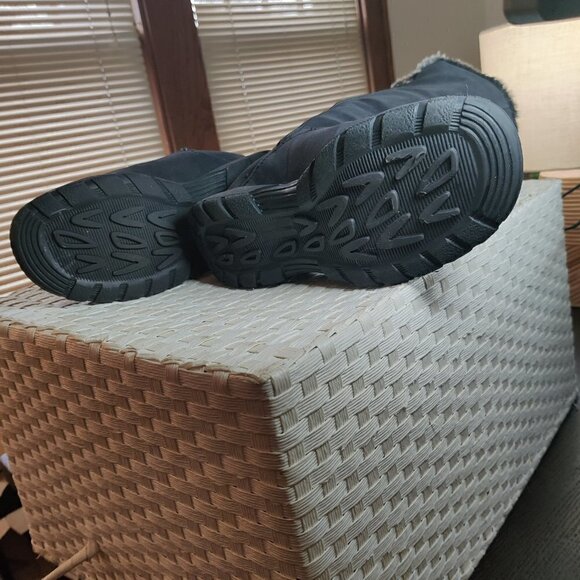 Snow Boots, Over-Calf, Made in Canada & Full Fur Lining, Microfiber Upper SZ 9 - Picture 7 of 8